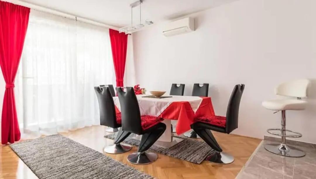 Deluxe Apartment Manuela With Balcony Top Center Split Exterior foto