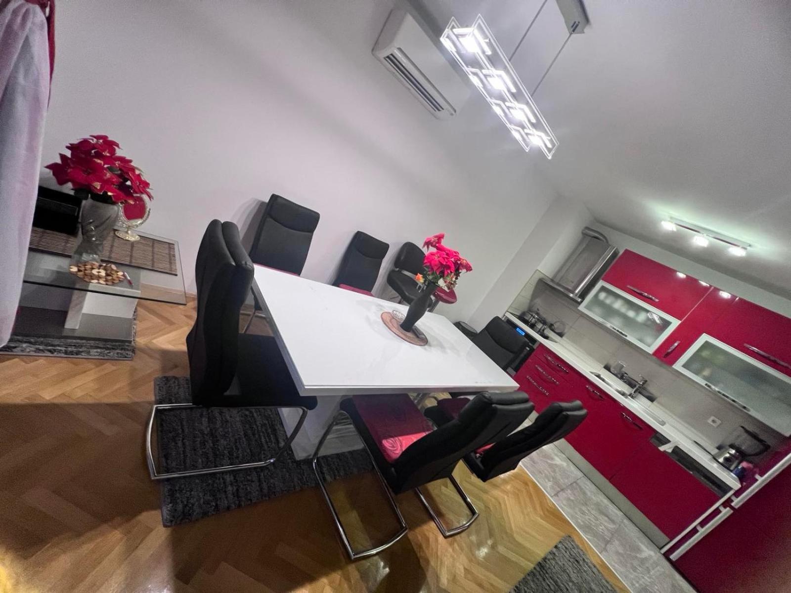 Deluxe Apartment Manuela With Balcony Top Center Split Exterior foto